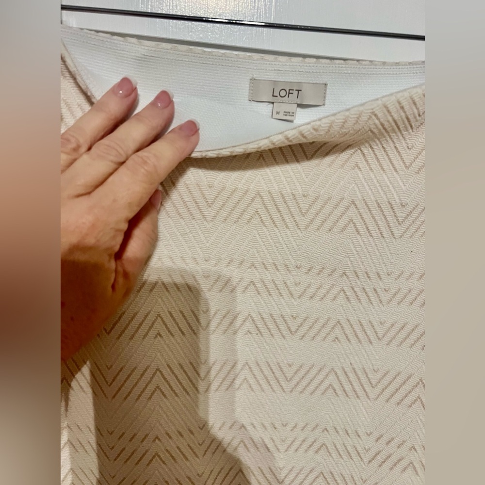 NWOT LOFT Chevron Jacquard Knit Off White Skirt - Size Medium - Picture 3 of 8